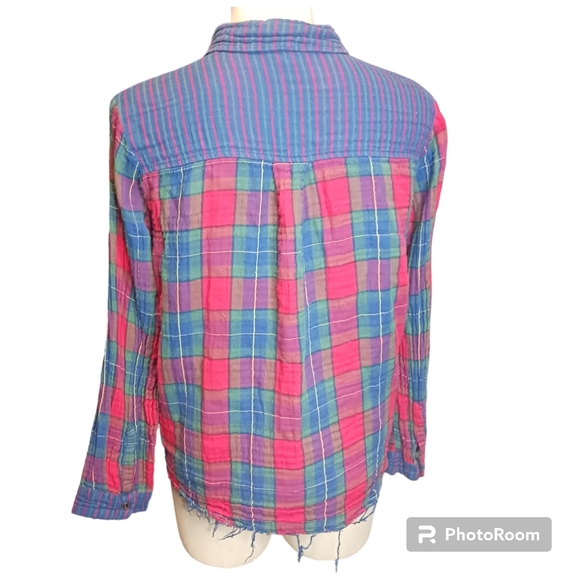 Umgee Plaid Flannel Fray Hem Red Blue Purple Green *missing button* Size Medium - Picture 8 of 9